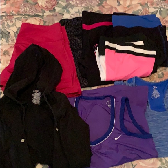 Athletic wear - Picture 1 of 4